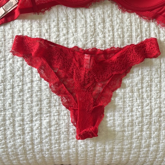 NWOT Dream Angels Lined Demi bra in 34DD with matching things in size M. - Picture 4 of 5